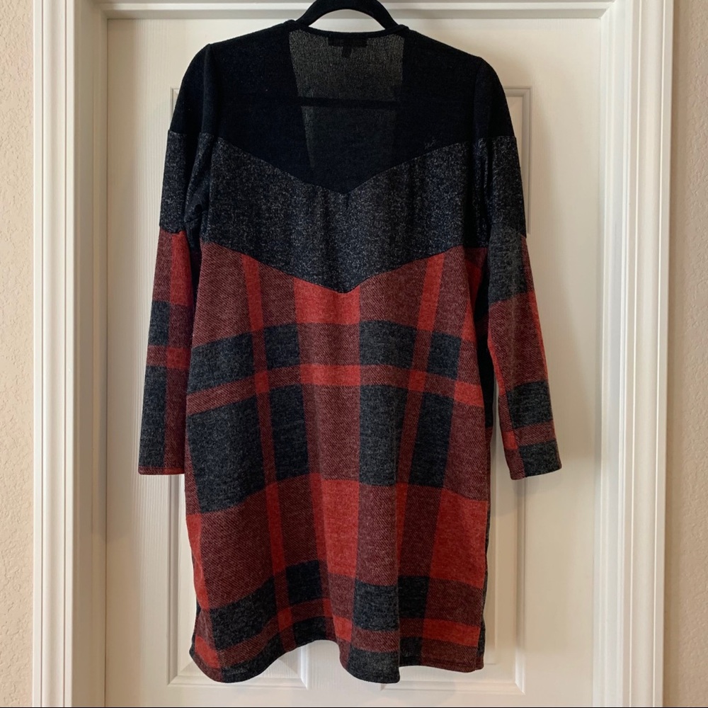 ❤️NEW M Red Gray Plaid V Color Block Cardigan Sweater - Picture 11 of 11